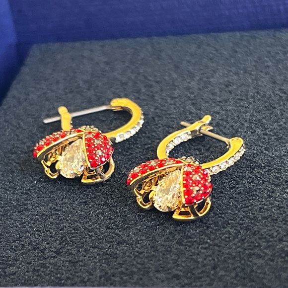 Swarovski Necklace& Earrings - Picture 5 of 12